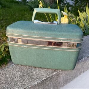 Vintage 60s Samsonite blue train case makeup case